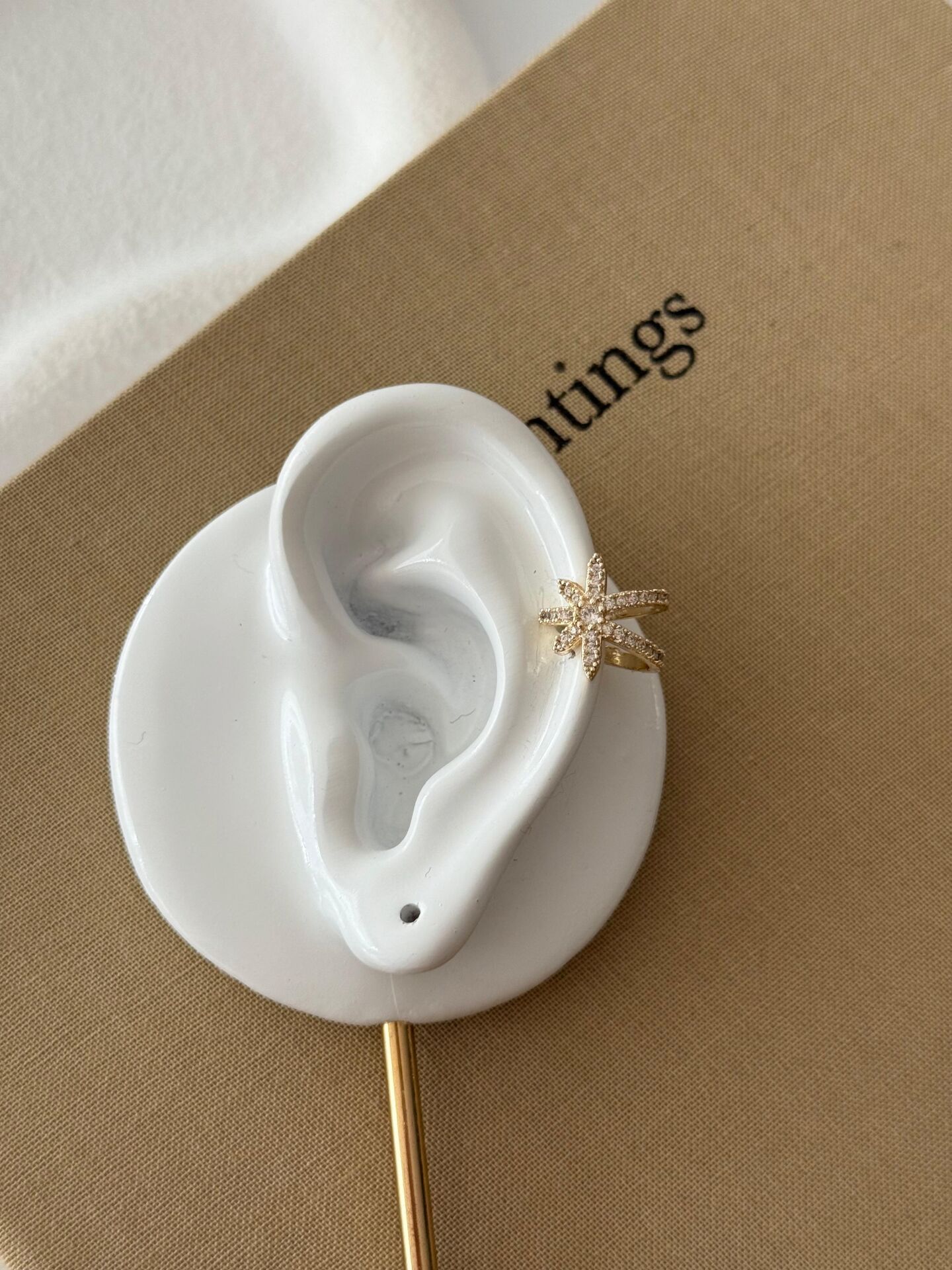 Yıldız Model Gold Earcuff