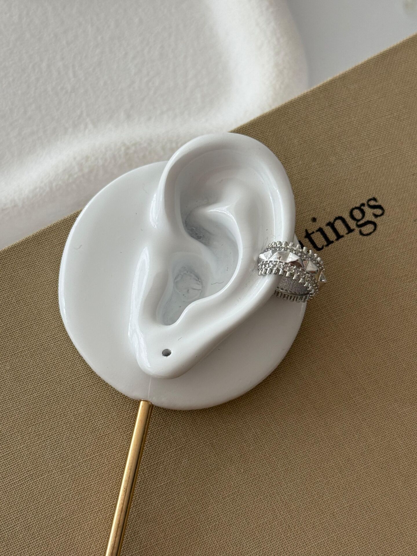 Üçgen Detay Parıltılı Silver Earcuff