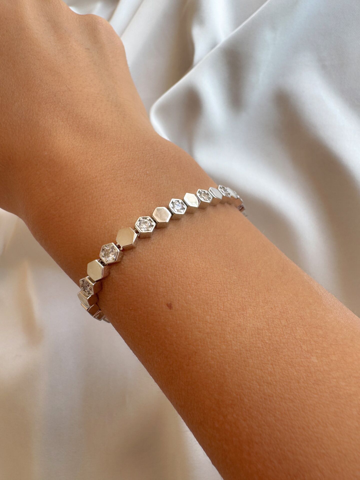 Beşgen Taş Detaylı Silver Bileklik