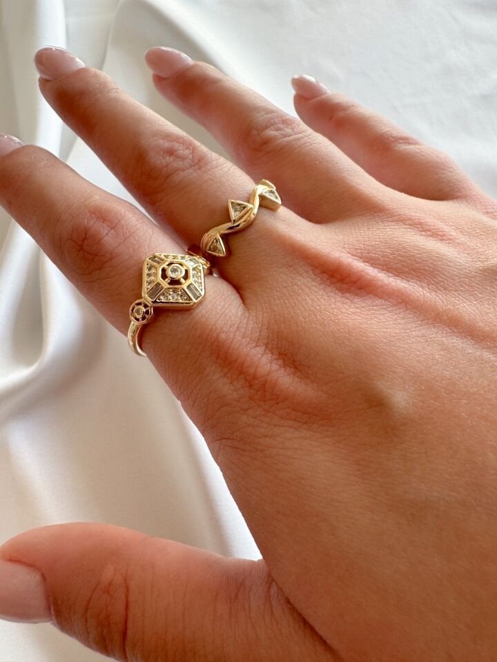 Geometrik Detaylı Yüzük