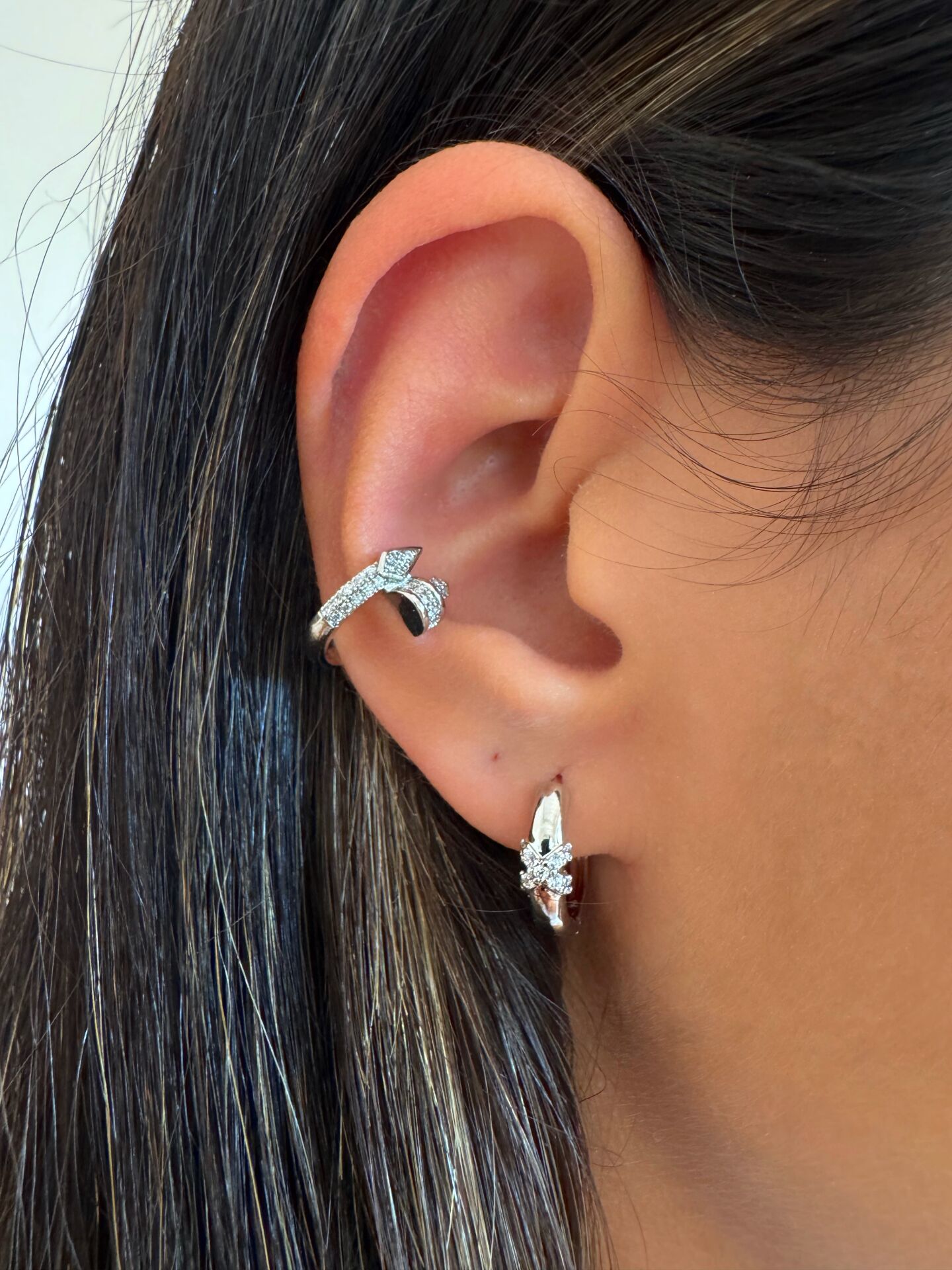 Silver Taşlı Halka Küpe