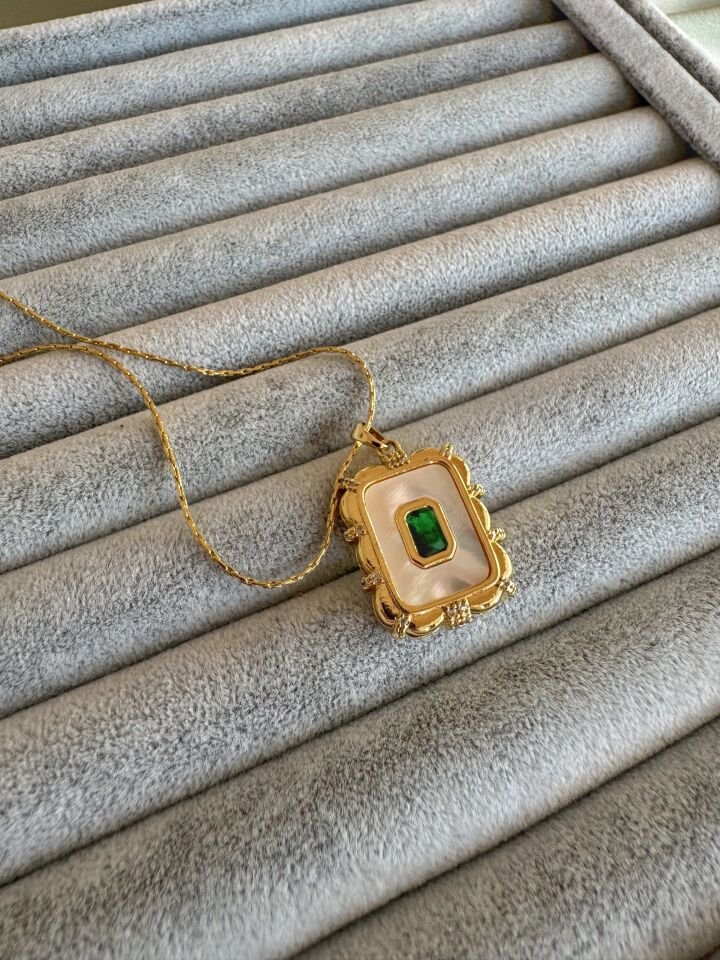 Vintage Safir Taşlı Kolye