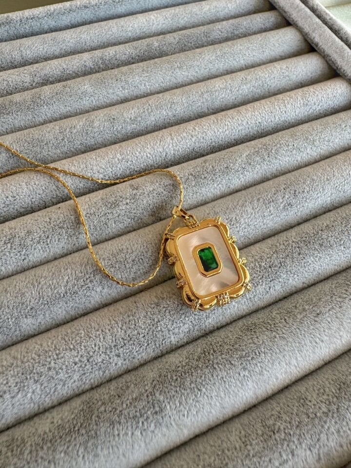 Vintage Safir Taşlı Kolye