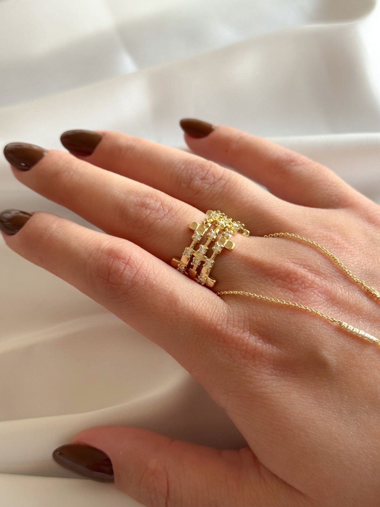 Üç Şeritli Yüzük