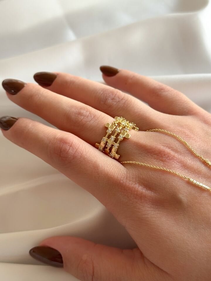 Üç Şeritli Yüzük