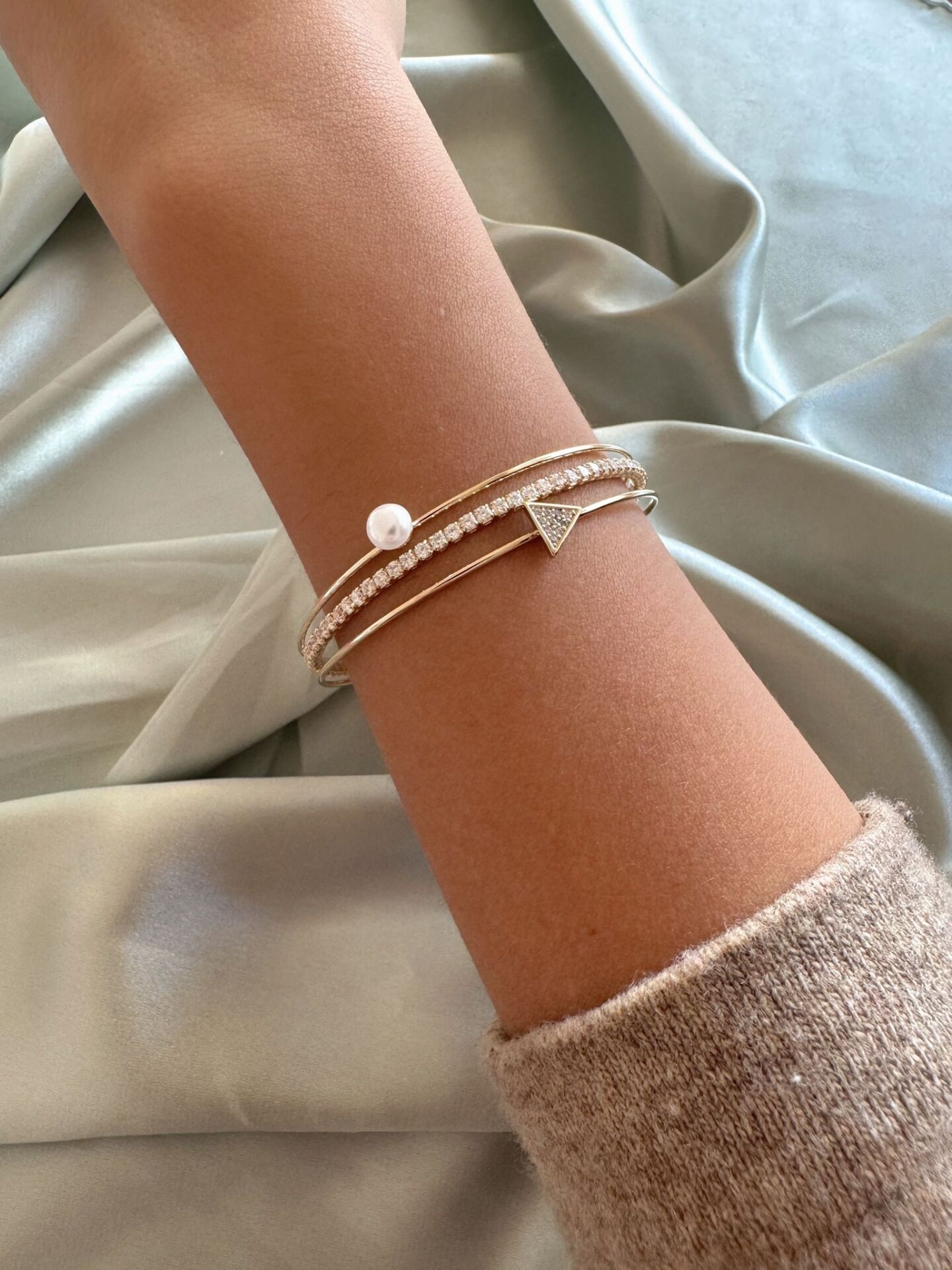 İnci Detaylı Tasarım Kelepçe