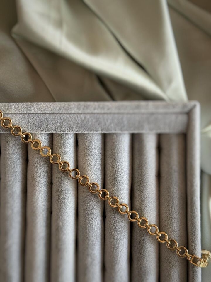 Minik Top Detaylı Bileklik