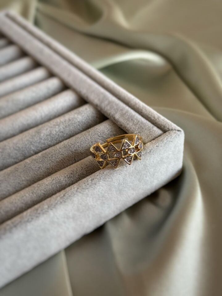 Taşlı Tasarım Yüzük