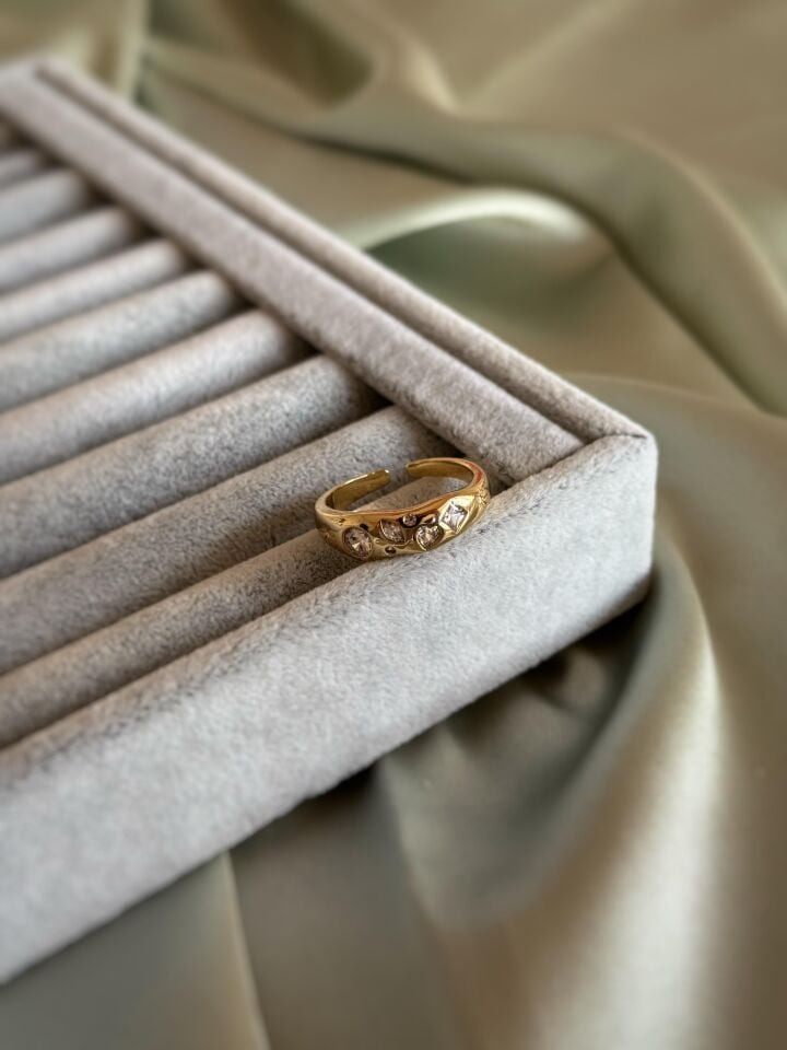 Taşlı Minimalist Yüzük