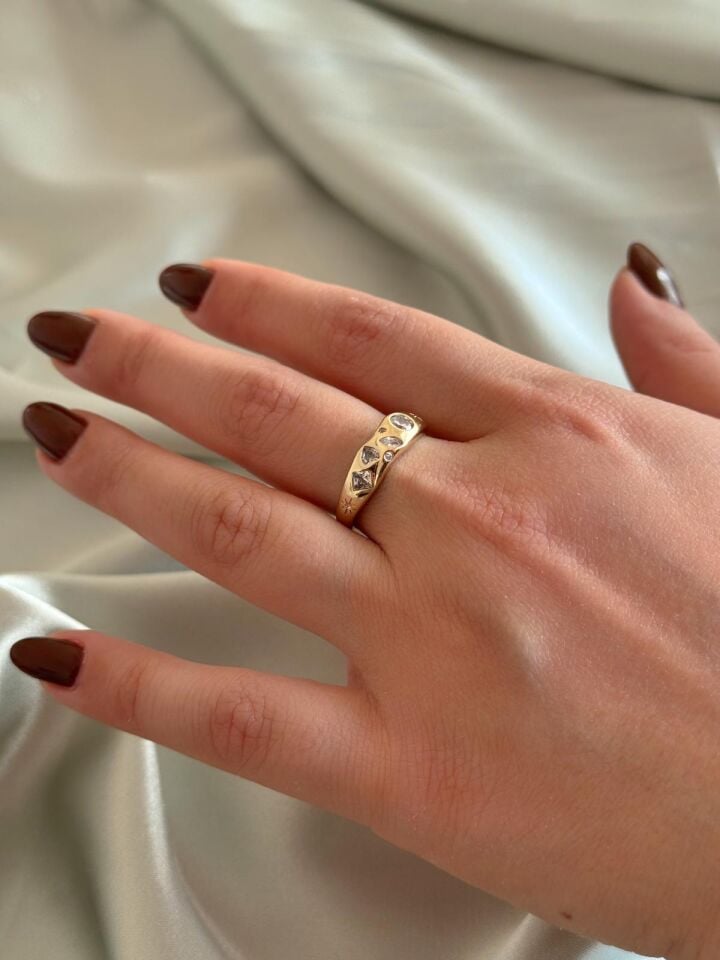 Taşlı Minimalist Yüzük