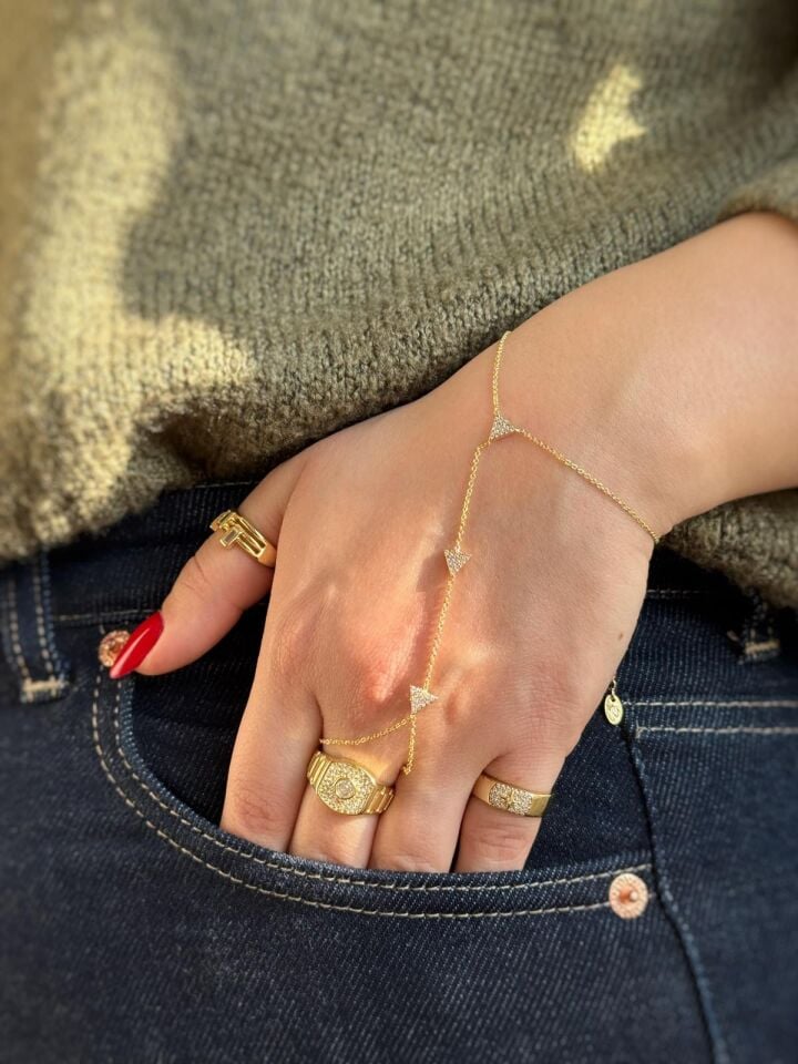 Minimal Üçgen Detaylı Şahmeran