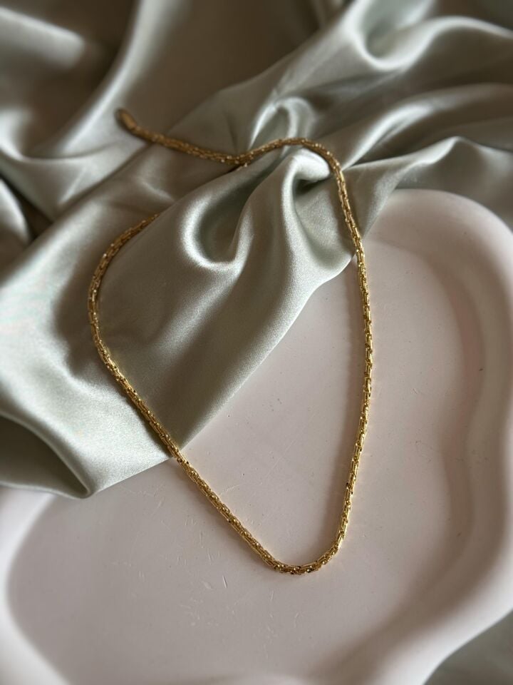 Kalın Geçişli Zincir Kolye