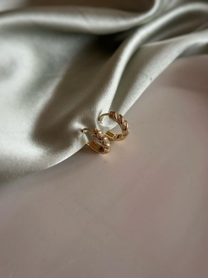 Mini Taş Detay Küpe