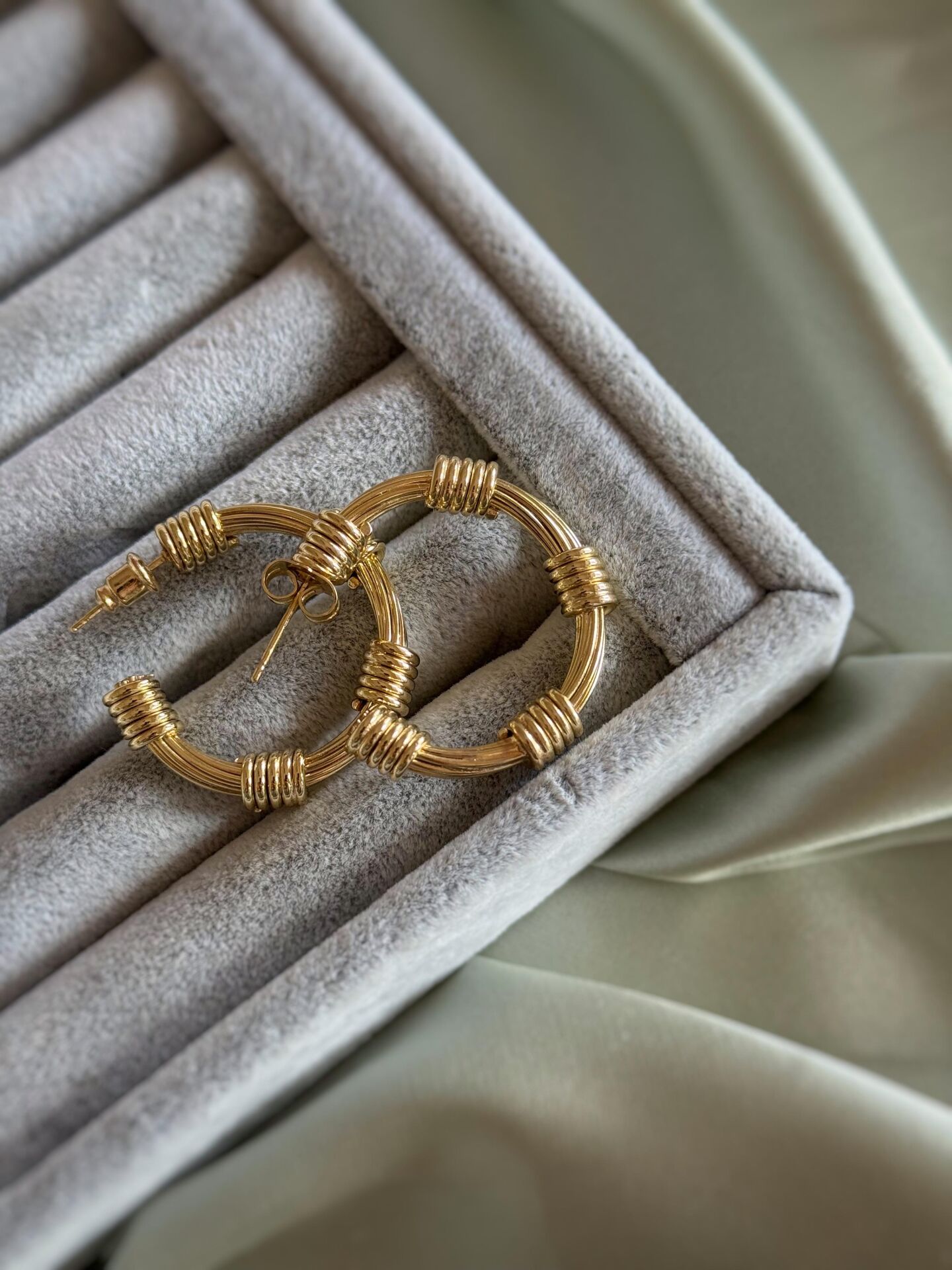 Şeritli Büyük Halka Küpe