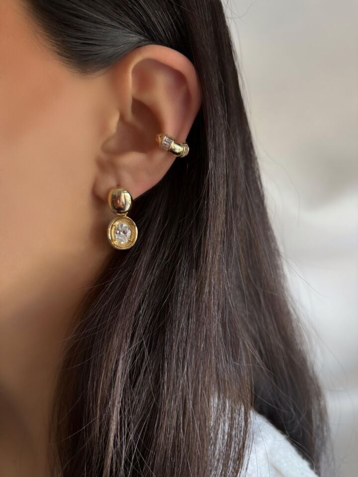 Taş Detaylı Sallantılı Küpe