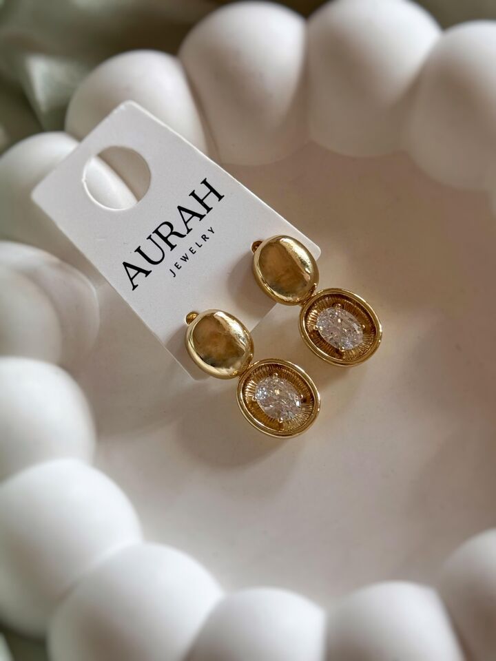 Taş Detaylı Sallantılı Küpe