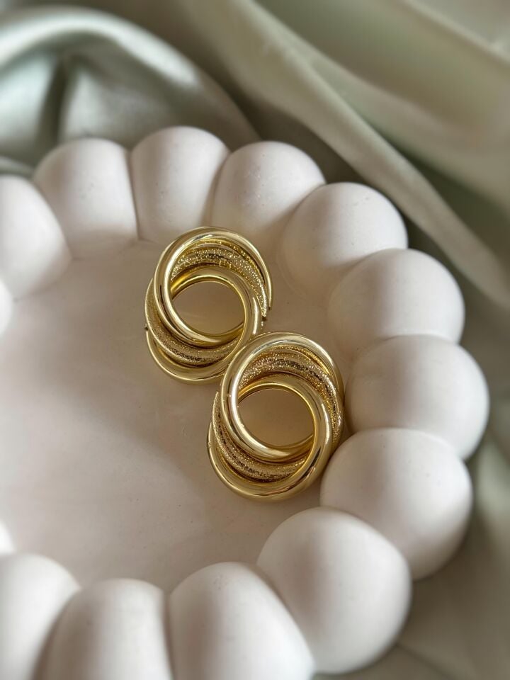 Asimetrik Sarmal Küpe