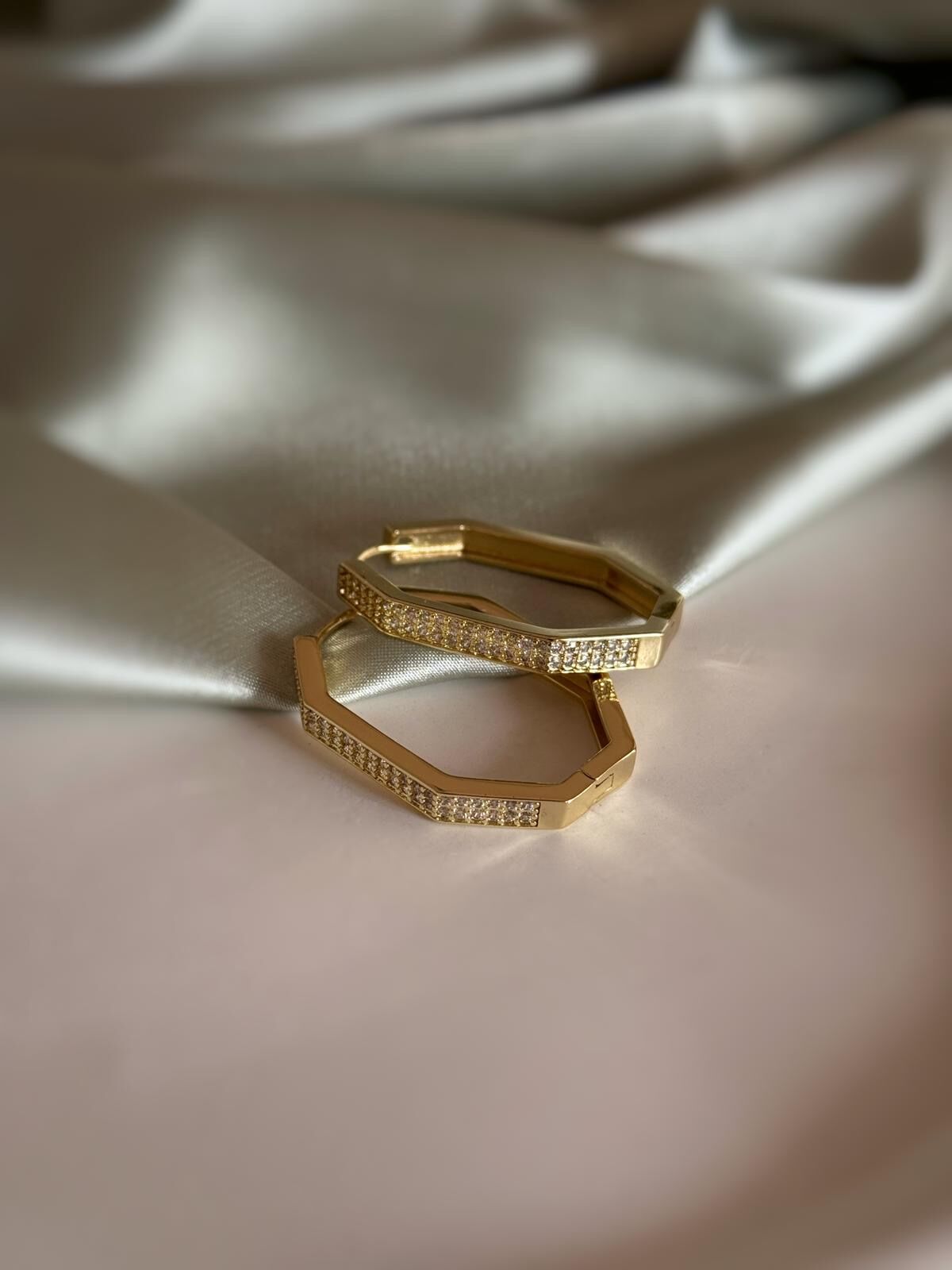 Geometrik Taşlı Küpe