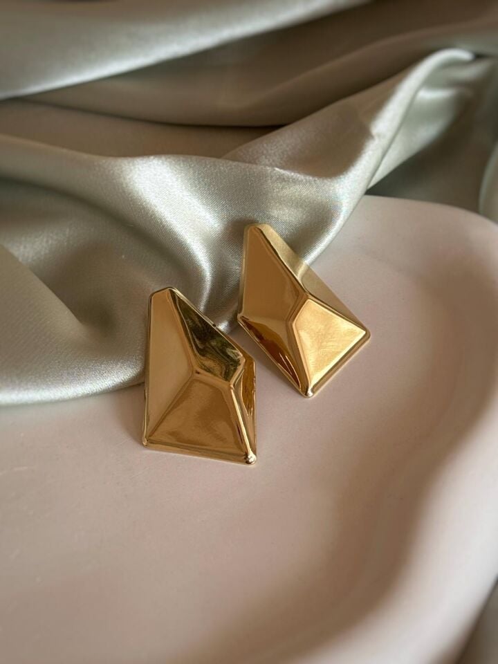 Büyük Asimetrik Küpe