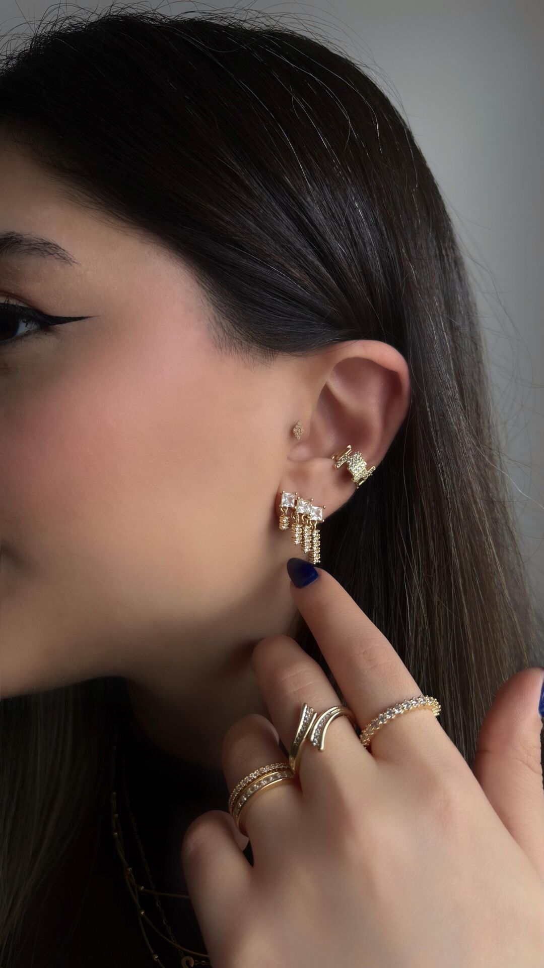 Sallantılı Taşlı Küpe