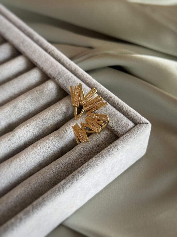 Altın Akış Earcuff