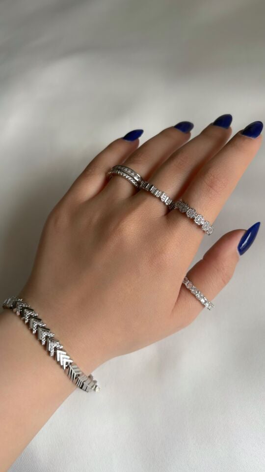 Silver Parıltı Yüzük